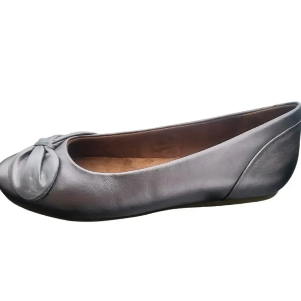 SoftWalk women’s metallic